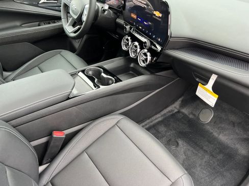 New 2026 Chevrolet Blazer EV LT image 15