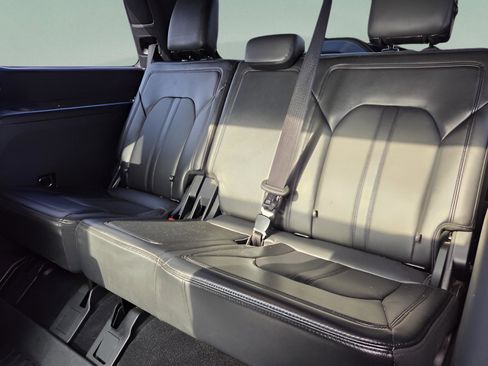 Used 2021 Ford Expedition Limited image 10