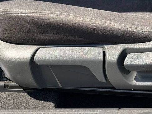 Used 2024 Nissan Rogue S FWD image 29