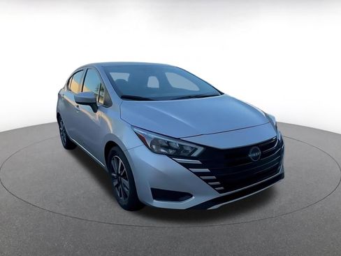 Used 2025 Nissan Versa SV FWD image 3