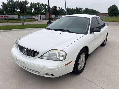 Used 2005 Mercury Sable GS FWD image 2