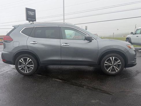 Used 2020 Nissan Rogue SV w/ Premium Package FWD image 9