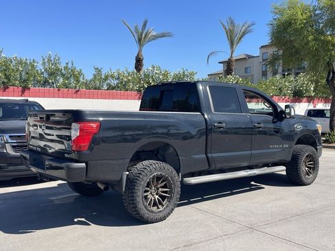 Used 2016 Nissan Titan SV image 2