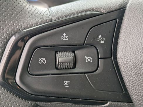 Used 2025 Chevrolet Trax LT FWD image 15