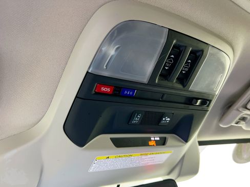 Used 2018 Subaru Crosstrek 2.0i Limited image 22