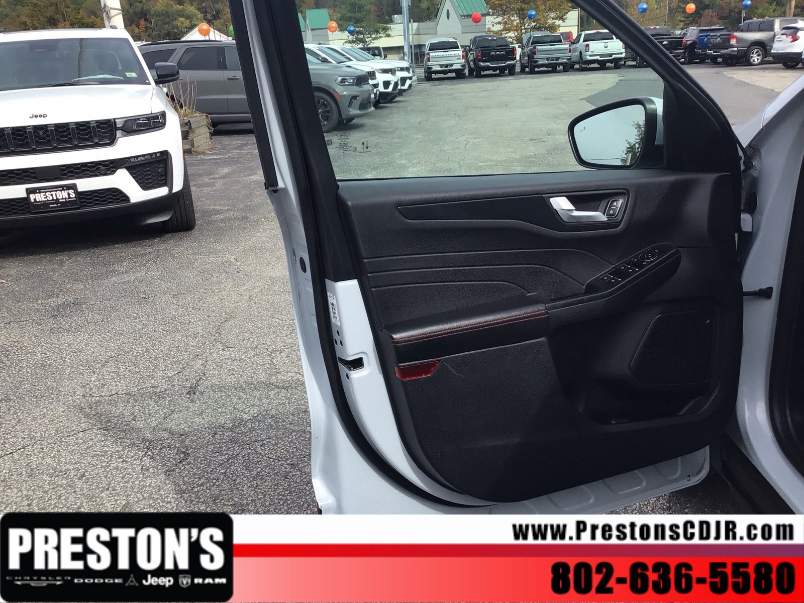 Used 2025 Ford Escape ST-Line Select AWD/4WD image 10