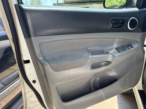 Used 2006 Toyota Tacoma PreRunner RWD image 15