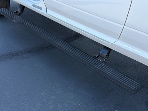 New 2026 RAM 2500 Laramie AWD/4WD image 12