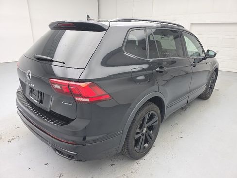 Used 2024 Volkswagen Tiguan SE R-Line AWD/4WD image 8