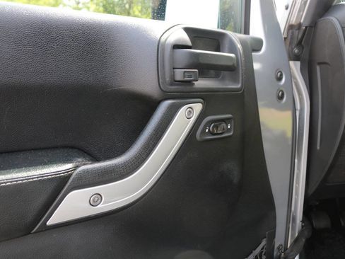 Used 2014 Jeep Wrangler Sport image 80