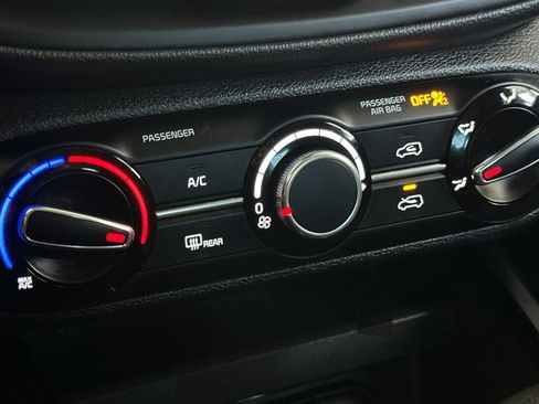 Used 2023 Kia Soul LX w/ LX Technology Package image 20