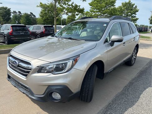 Used 2018 Subaru Outback 2.5i Limited AWD/4WD image 4
