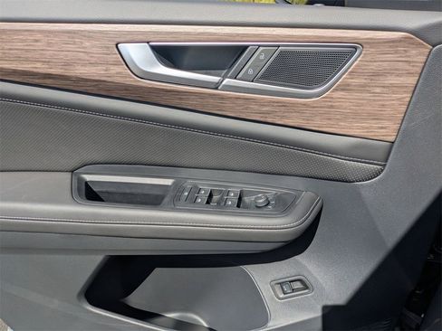 New 2025 Volkswagen Atlas SEL image 10