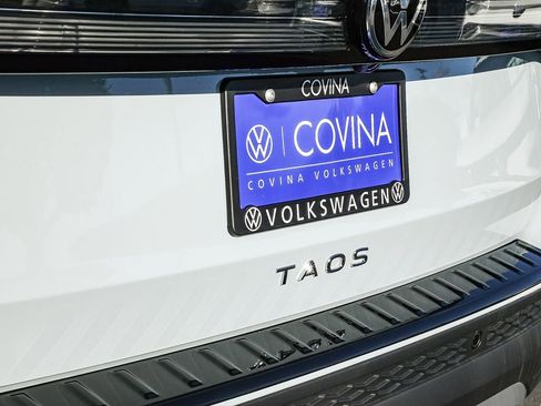 New 2026 Volkswagen Taos SE image 11
