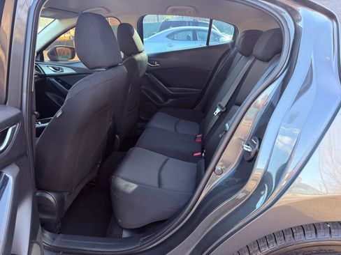 Used 2017 MAZDA MAZDA3 Sport FWD image 19