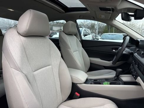 Used 2025 Honda Accord SE image 18