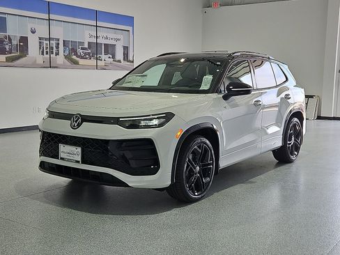 New 2026 Volkswagen Tiguan SE R-Line FWD image 5