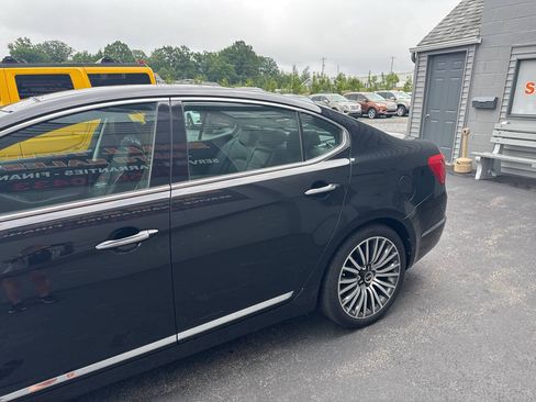 Used 2015 Kia Cadenza Premium w/ Technology Package FWD image 5