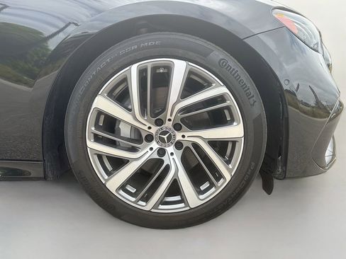 Used 2024 Mercedes-Benz E 350 4MATIC Sedan image 11