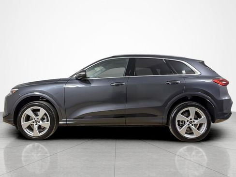 Used 2025 Audi Q5 Premium Plus w/ Premium Plus AWD/4WD image 2
