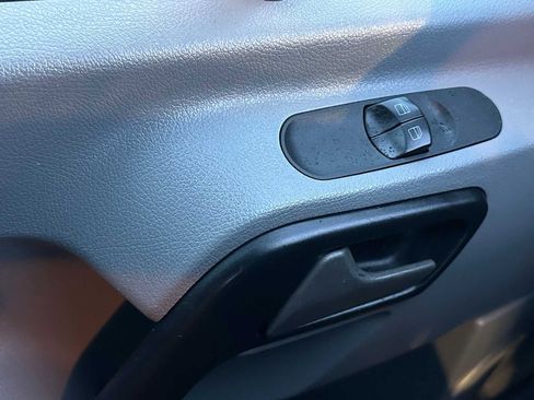 Used 2015 Freightliner Sprinter 2500 image 30