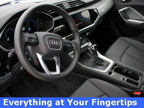 New 2025 Audi Q3 2.0T Premium image 2