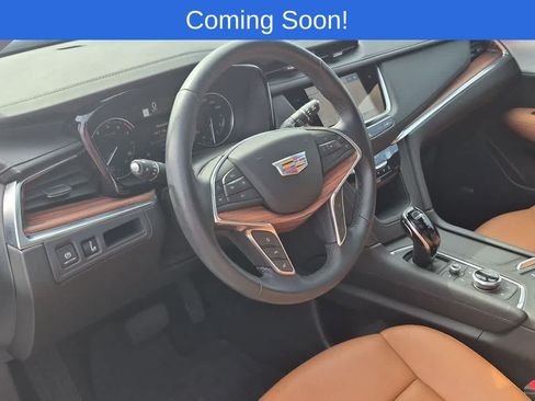 Used 2024 Cadillac XT5 Premium Luxury AWD/4WD image 2