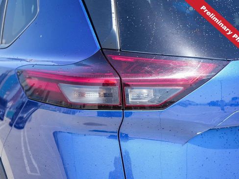 Used 2023 Nissan Rogue SV FWD image 9