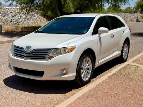 Used 2012 Toyota Venza XLE FWD image 1