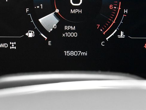 Used 2025 GMC Yukon Elevation AWD/4WD image 23
