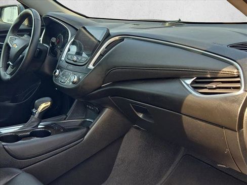 Used 2024 Chevrolet Malibu LT image 18