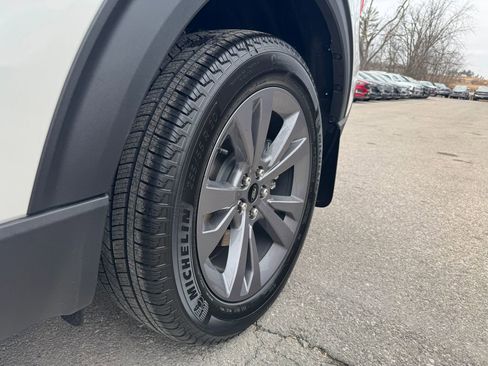 New 2026 Ford Explorer Active w/ Active Comfort Package image 13