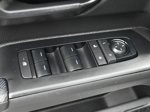 Used 2024 Toyota Tacoma SR5 AWD/4WD image 4