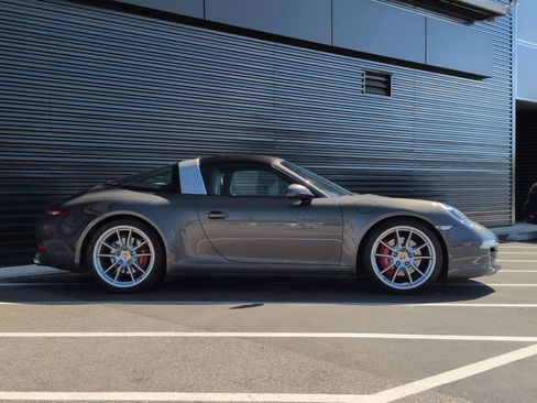 Used 2015 Porsche 911 Targa 4S image 8