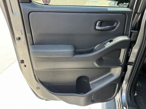 Used 2024 Nissan Frontier S AWD/4WD image 15