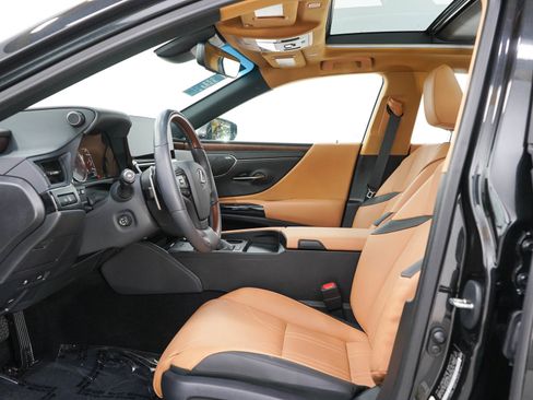 Used 2025 Lexus ES 350 w/ Luxury Package FWD image 22
