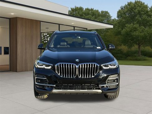 Certified 2023 BMW X5 sDrive40i w/ Premium Package image 3