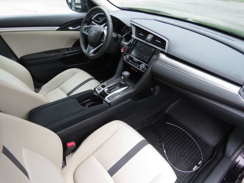 Used 2016 Honda Civic EX image 14