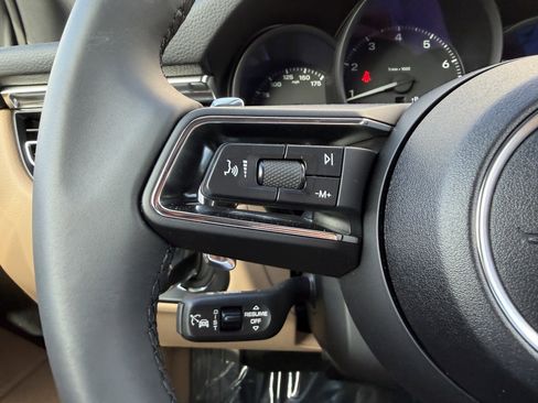 New 2025 Porsche Macan image 29