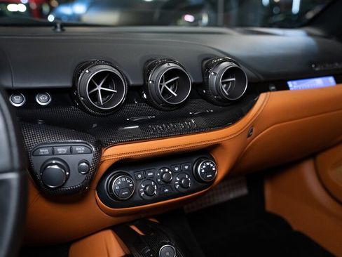 Used 2014 Ferrari F12 Berlinetta RWD image 29