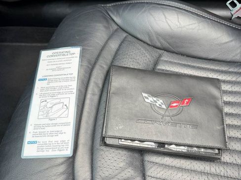 Used 2001 Chevrolet Corvette Convertible w/ Preferred Equipment Group2 RWD image 22