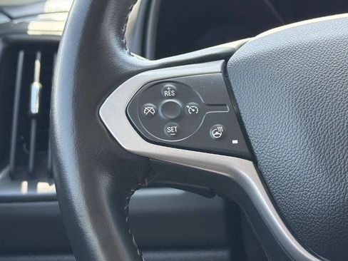 Used 2022 Chevrolet Colorado LT w/ Luxury Package RWD image 12