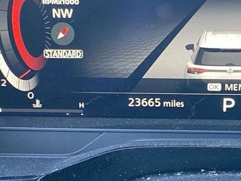 Used 2023 Nissan Pathfinder Platinum image 8