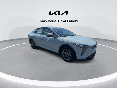 Used 2025 Kia K4 FWD image 2
