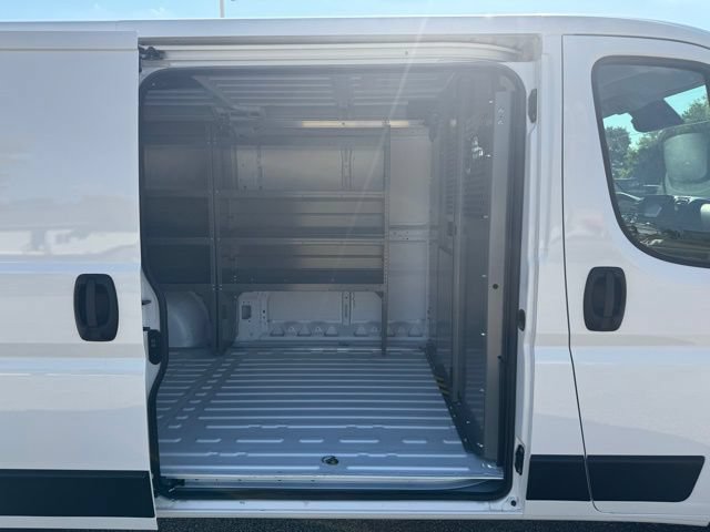 Used 2025 RAM ProMaster 2500 w/ Convenience Group FWD image 13