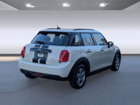 Used 2020 MINI Cooper 4-Door Hardtop w/ Storage Package image 8