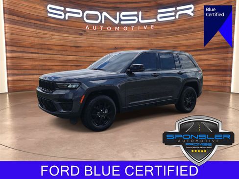 Used 2024 Jeep Grand Cherokee Altitude AWD/4WD image 1