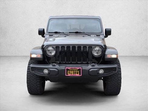 Used 2021 Jeep Gladiator Sport AWD/4WD image 2