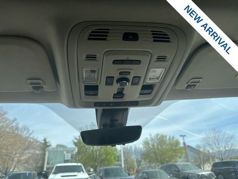 Used 2021 GMC Yukon XL Denali image 27