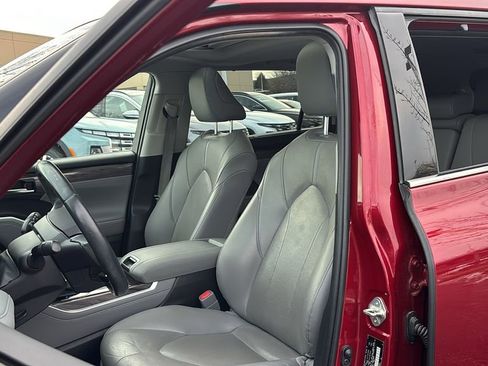Used 2020 Toyota Highlander Limited image 10